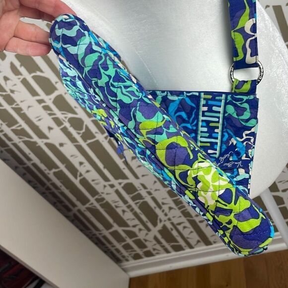 Vera Bradley Katalina Blues Quilted Crossbody Retired - Picture 4 of 10